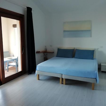 Frina Di Mari B&B San Teodoro  Eksteriør bilde
