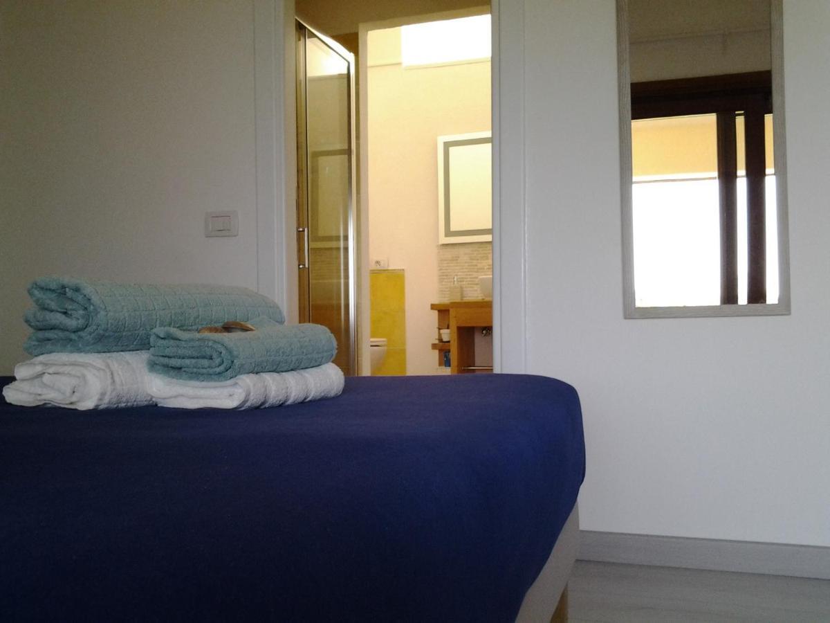 Frina Di Mari B&B San Teodoro  Eksteriør bilde